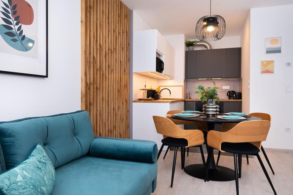 Chic207 Retreat: Modern 1br Gem With Parking By Nw Budapest